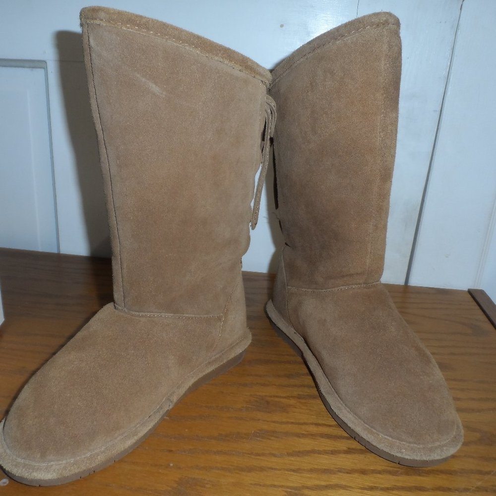 NWOT Bearpaw Boots - Youth Size 3